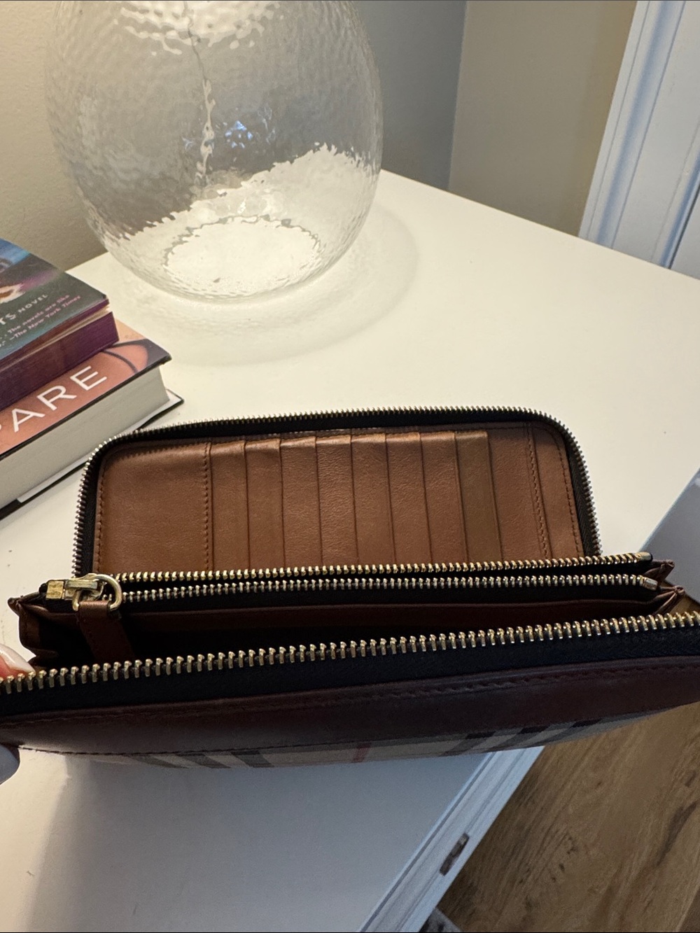 Burberry Beige Plaid Zip Wallet with Brown Trim and Red Accents - Picture 3 of 3